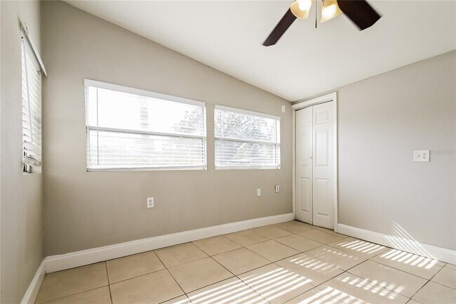 Building Photo - 3521 Schwalbe Dr