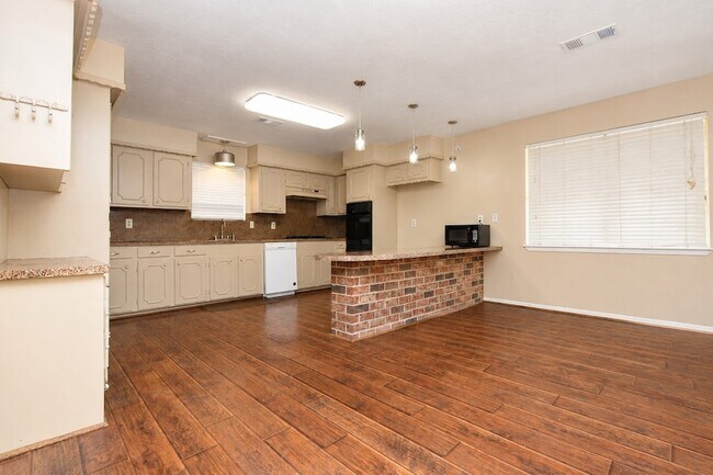Building Photo - 5723 FM 2100