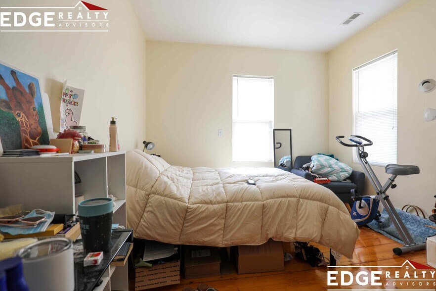 Building Photo - 5 Smythe St