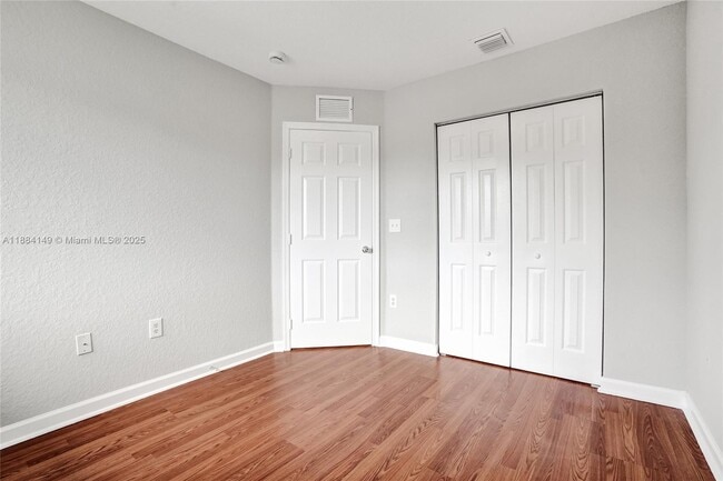 Building Photo - 5441 SW 41st St