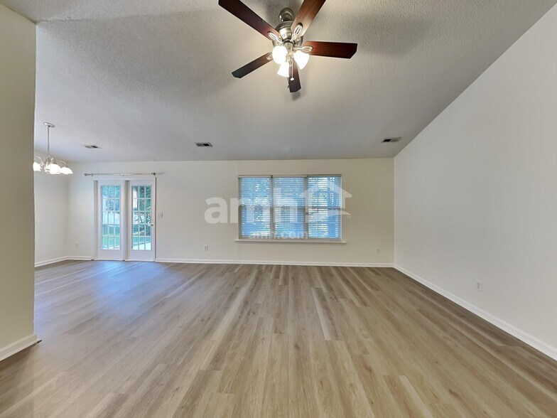 Building Photo - 12 Avalon Ct