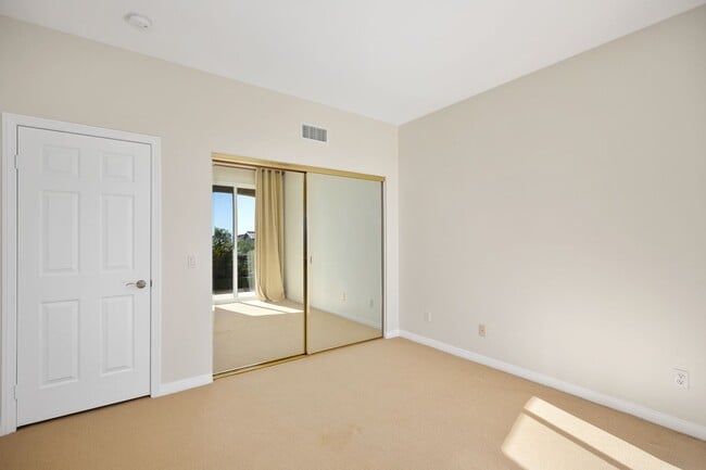 Building Photo - Exclusive Pelican Ridge Home.