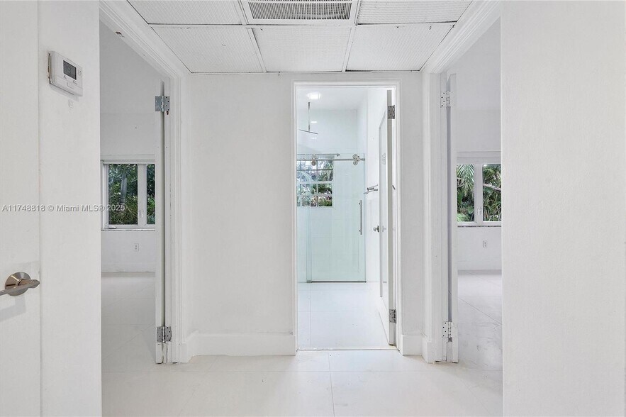 Building Photo - 600 Surfside Blvd