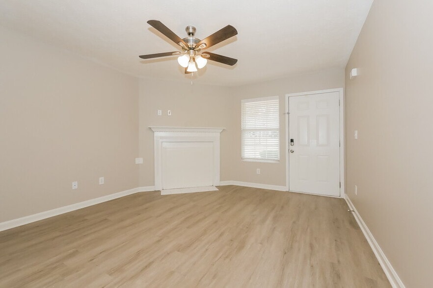 Building Photo - 51 Fairview Dr