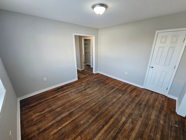 Building Photo - 103 Indiana Ln