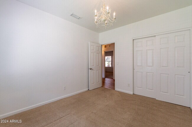 Building Photo - 1449 W Antiqua Dr