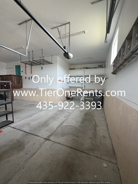 Building Photo - NO DEPOSIT option available for qualified renters!