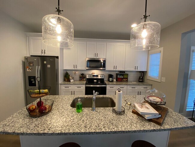 Building Photo - Fox Run Village Duette with Amenities