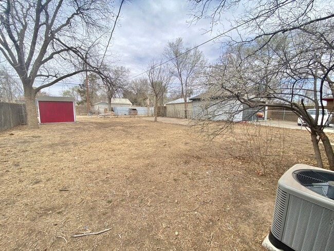 Building Photo - AVAILABLE NOW- 2 bed 1 bath near TEXAS TEC...