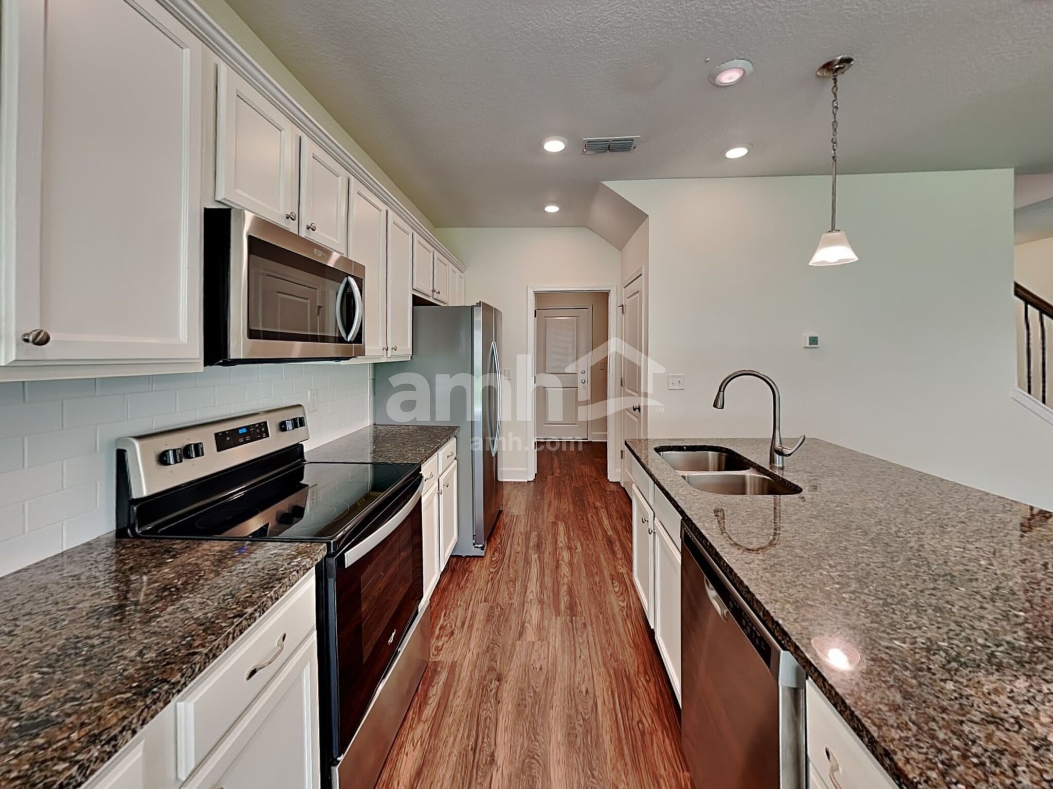 Building Photo - 8577 Highfield Ave