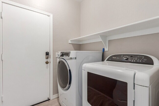 Building Photo - 17067 W Young St