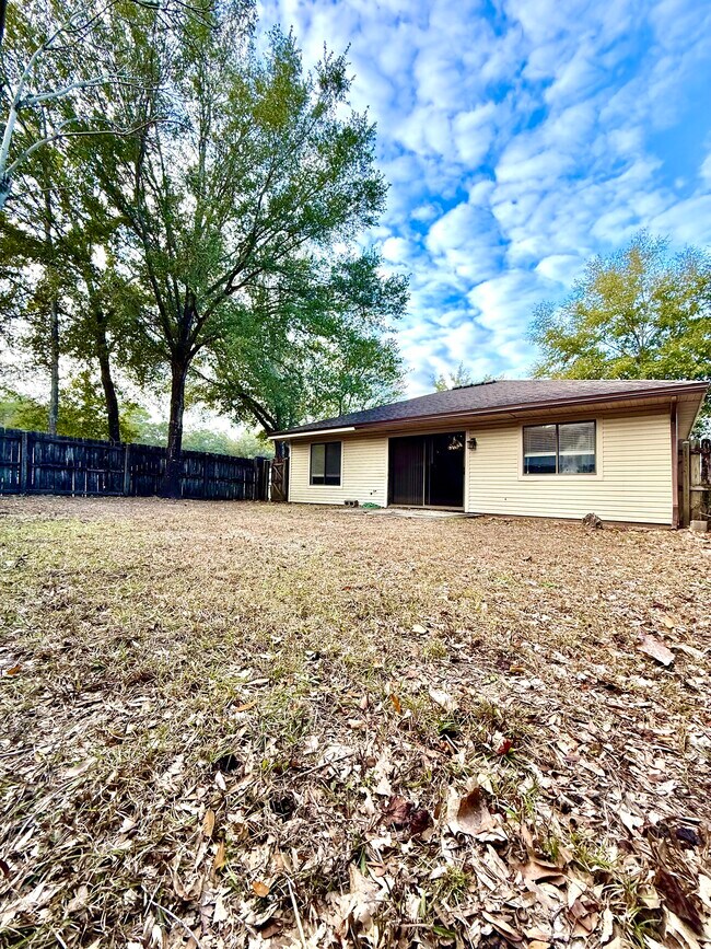 Building Photo - 2908 Alpine Pl