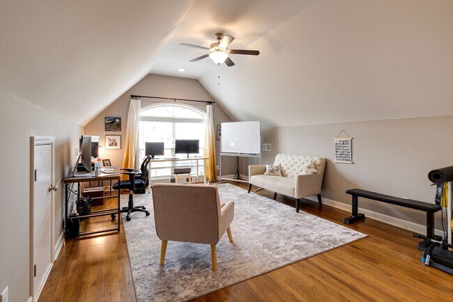 Building Photo - 4 Bedroom, 3 Bath Home w/ Backyard and 2 Car Garage