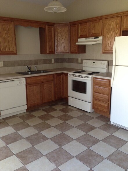 Building Photo - 3844 N Pepper Ridge St