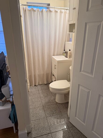 Building Photo - 222 Hanover St