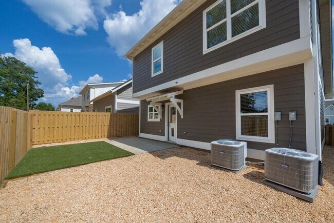 Building Photo - 140 Patton Wy