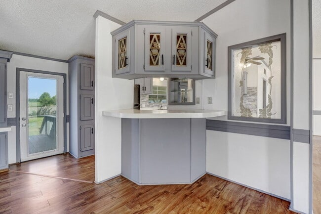 Building Photo - *SPACIOUS HOME IN PIKEVILLE SCHOOL DISTRICT*