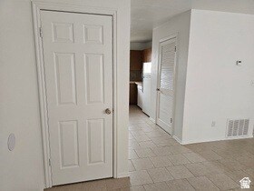 Building Photo - 215 N 400 W