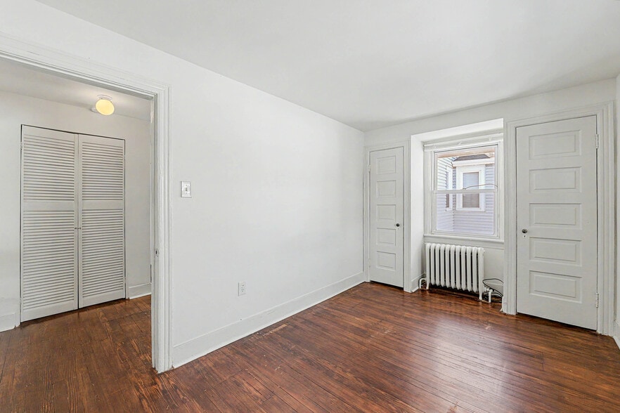 Building Photo - 25 S Kingston Ave