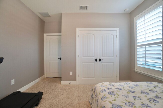 Building Photo - 7016 Lickeen Ct
