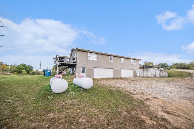 Building Photo - 10497 S Jackson Rd