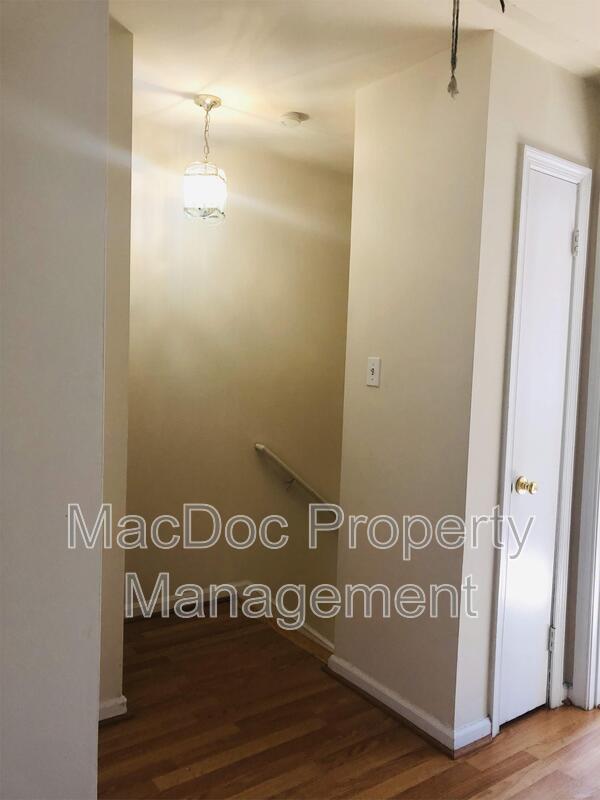 Building Photo - 405 Olde Greenwich Cir