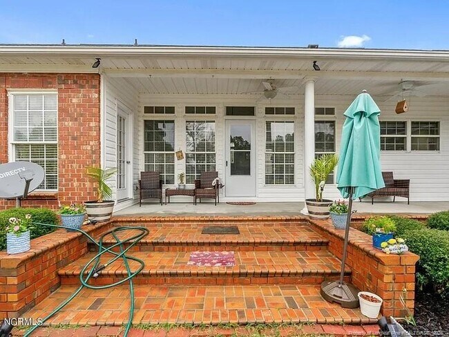 Building Photo - 1114 4 Wood Dr