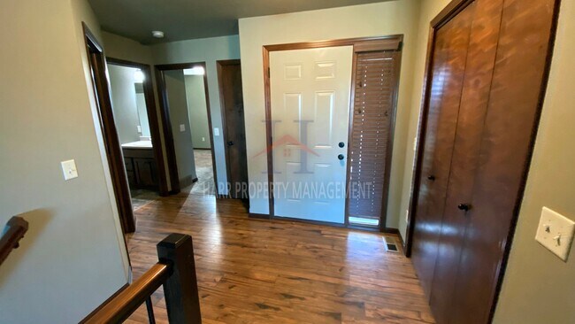 Building Photo - East Sioux Falls Twin Home