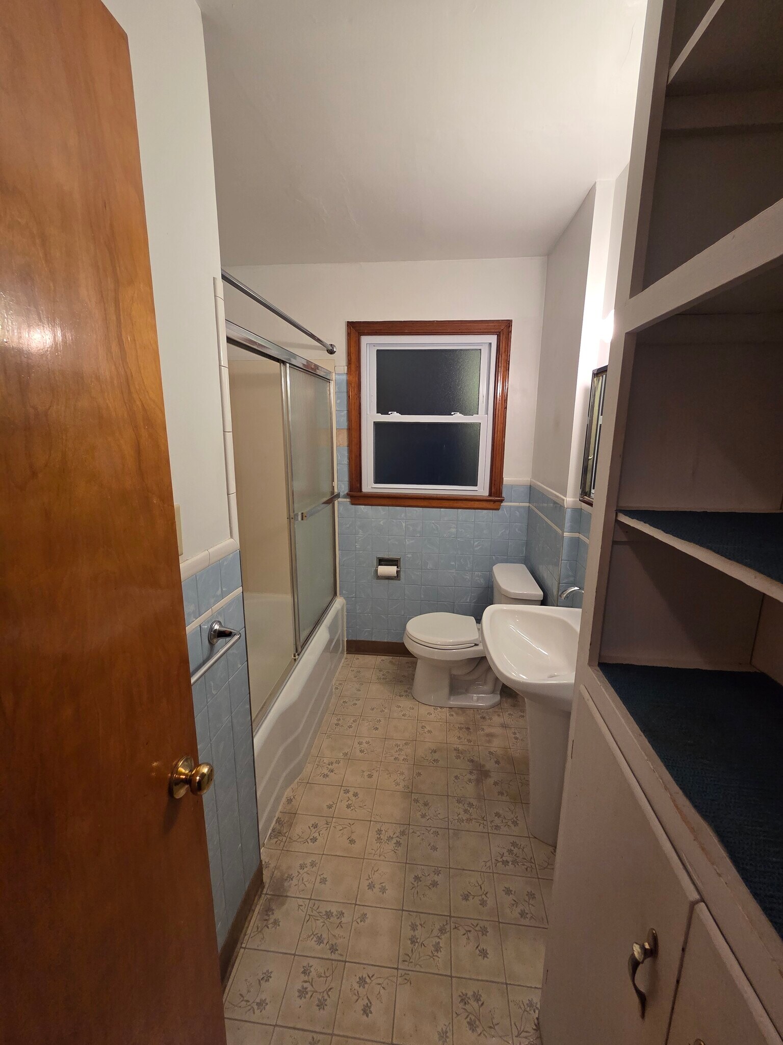 Lower Bathroom - 729 Ruie Rd