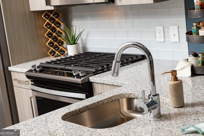 Building Photo - 1399 Herrington Rd