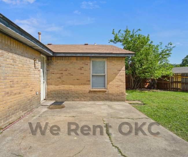 Building Photo - 7500 NW 113th Pl