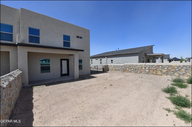 Building Photo - 11499 Summer Dr