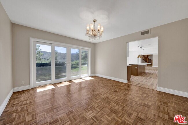 Building Photo - 16608 Park Ln Cir