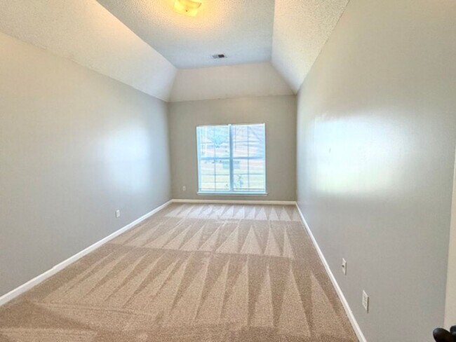 Building Photo - 1161 E Cortona Cir
