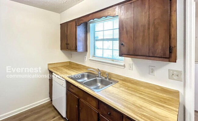 Building Photo - 5243 Donlyn Dr