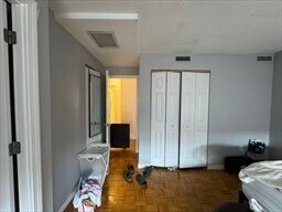 Building Photo - 147 Kelton St