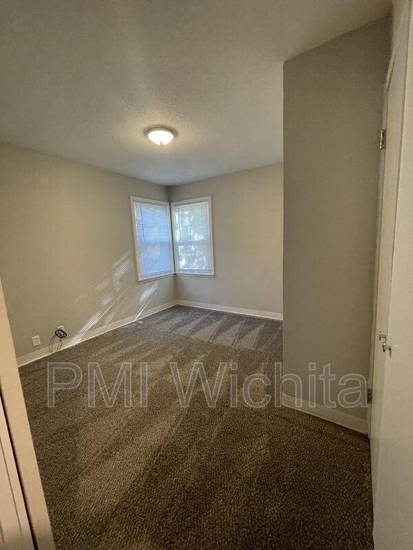 Building Photo - 2311 S Belmont St