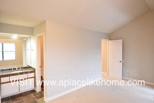 Building Photo - 8741 W 106th Terrace
