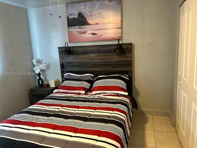 Building Photo - 5929 Fillmore St