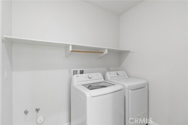 Building Photo - 2811 E Kendall Ln