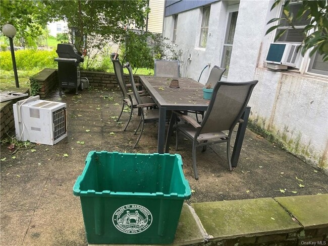 Building Photo - 260 5th St