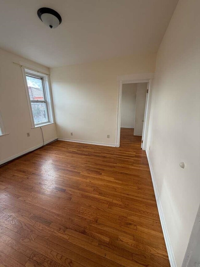 Building Photo - 328 62nd St