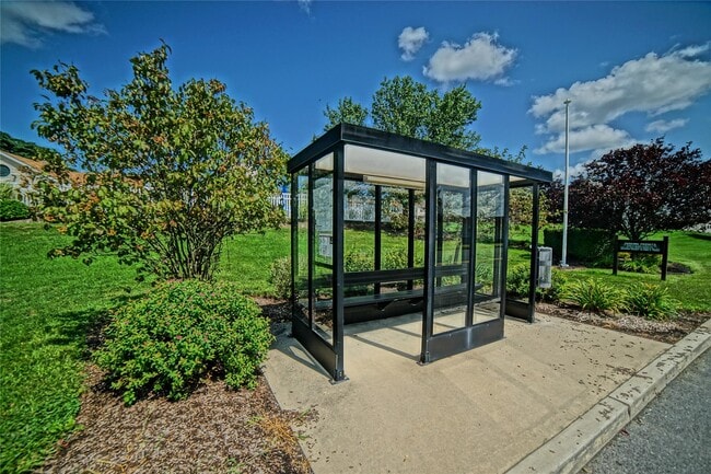 Building Photo - 1417 Whispering Hills Dr