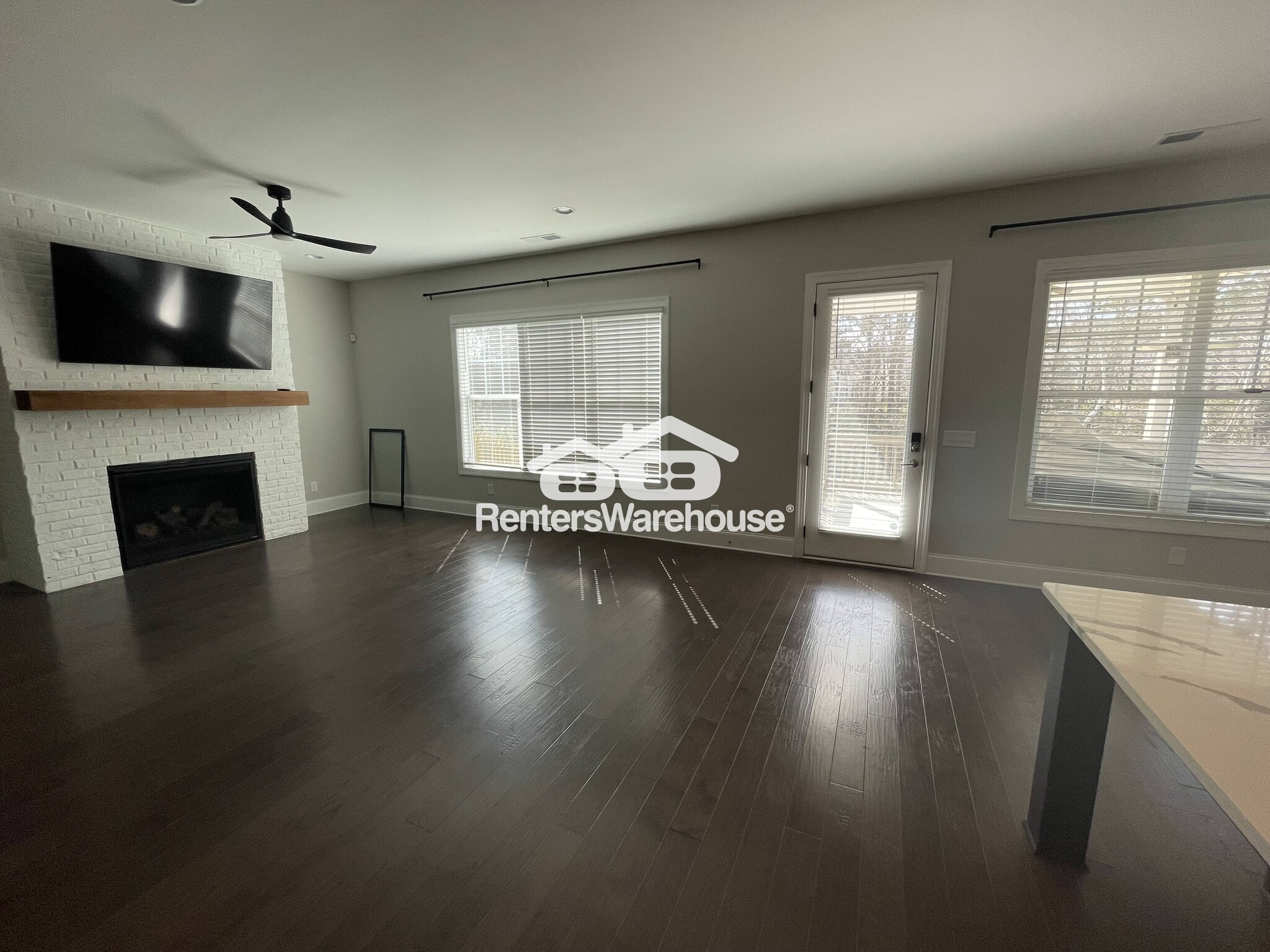 Building Photo - 1974 Drew Dr