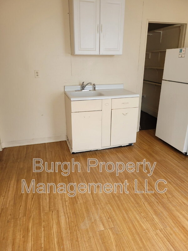 Primary Photo - 984 Jefferson Ave