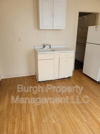 Building Photo - 984 Jefferson Ave