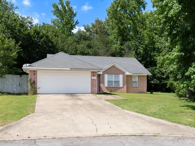Primary Photo - Freshly Updated 3 Bed, 2 Bath Home in Fort...