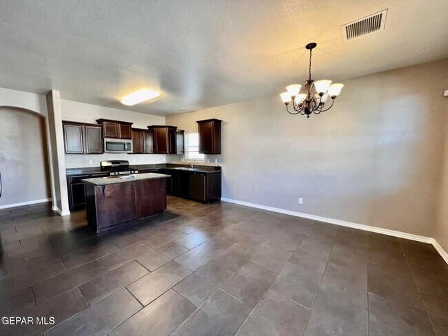 Building Photo - 11044 Bullseye St