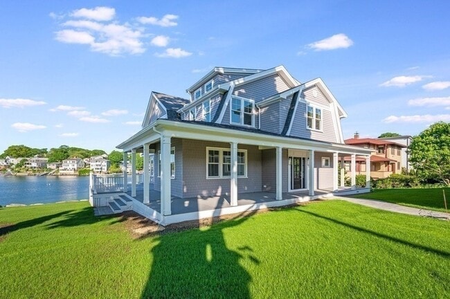 Building Photo - 8 Riverside Rd