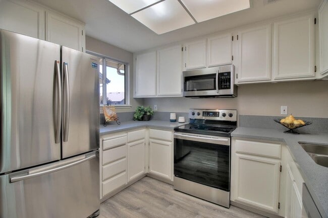 Building Photo - Wow! What a Great Home! Available Now!
